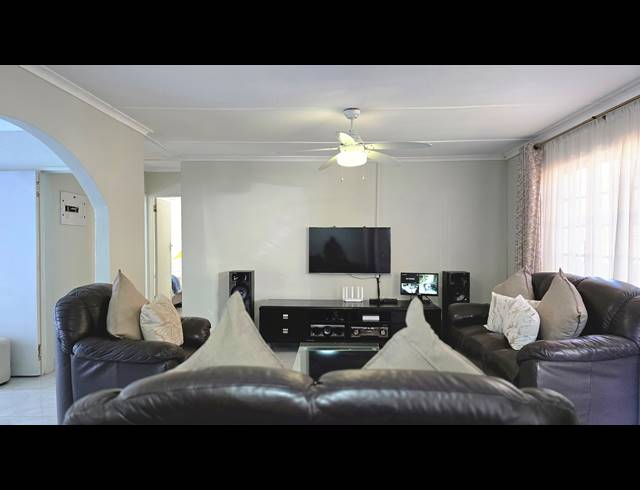 4 BEDROOM HOUSE FOR SALE IN ESCOMBE